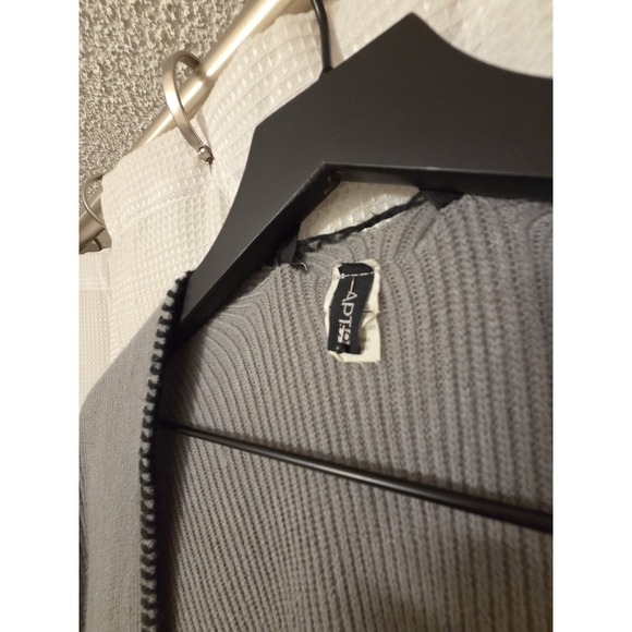 APT. 9 Women's Gray‎ Ribbed Knit Fringe Trim Open Front Poncho Cape Shawl - Picture 3 of 5